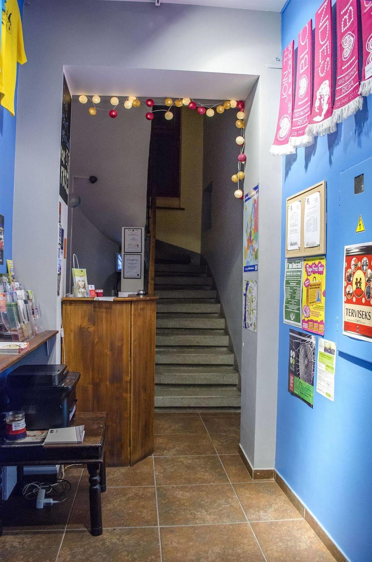 Red Nose Hostel With Self-Check In Riga Ngoại thất bức ảnh